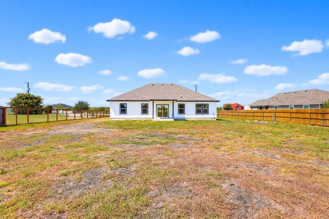 201 El Rey DR, Kyle, TX 78640