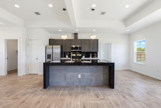 201 El Rey DR, Kyle, TX 78640