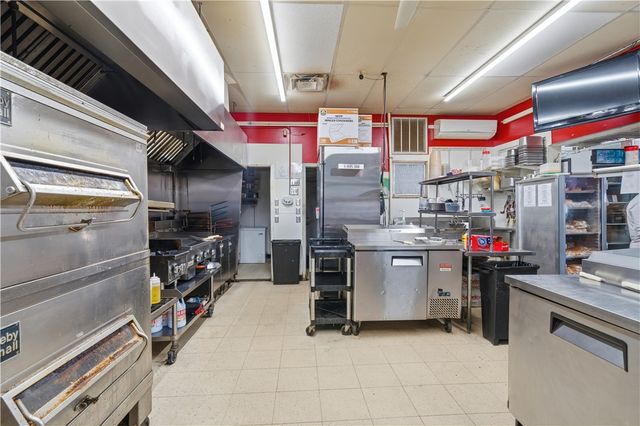 620 Killingly Street, Johnston, RI 02919