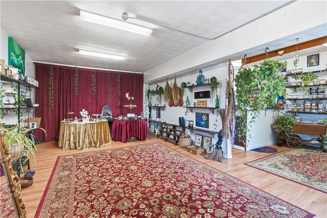 620 Killingly Street, Johnston, RI 02919