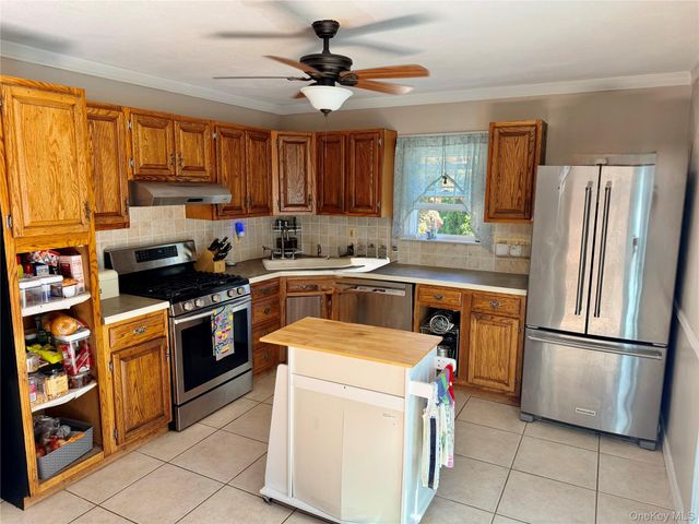 67 Rosewood Road, Kings Park, NY 11754