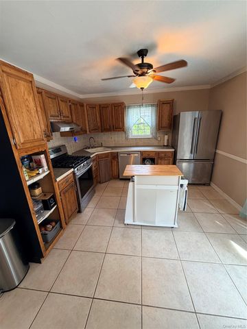 67 Rosewood Road, Kings Park, NY 11754