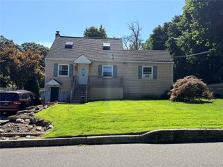 67 Rosewood Road, Kings Park, NY 11754