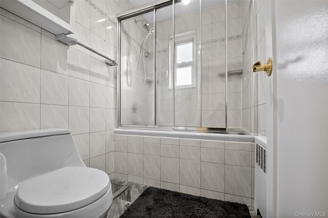 13 W Mill Drive 4A, Great Neck, NY 11021