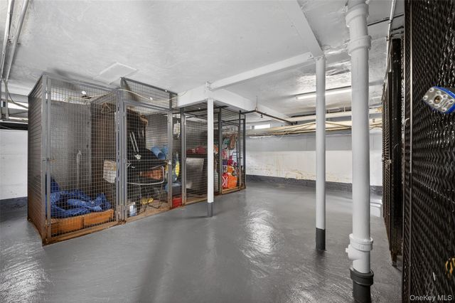 13 W Mill Drive 4A, Great Neck, NY 11021