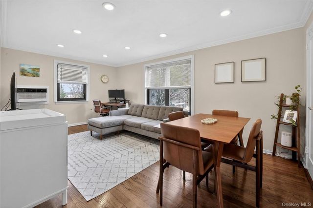 13 W Mill Drive 4A, Great Neck, NY 11021