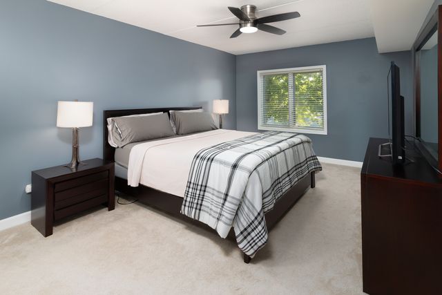 7071 W Touhy Avenue 307, Niles, IL 60714