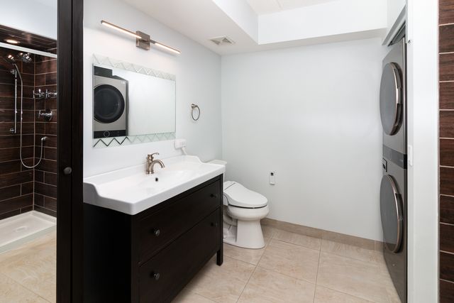 7071 W Touhy Avenue 307, Niles, IL 60714