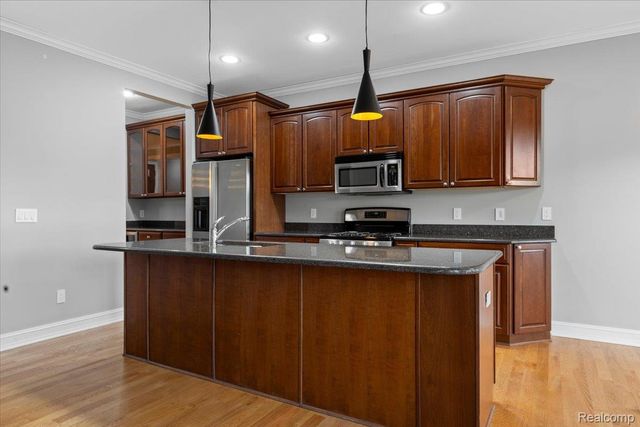 1109 Bennaville Avenue, Birmingham, MI 48009