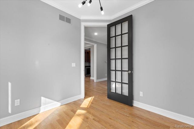 1109 Bennaville Avenue, Birmingham, MI 48009