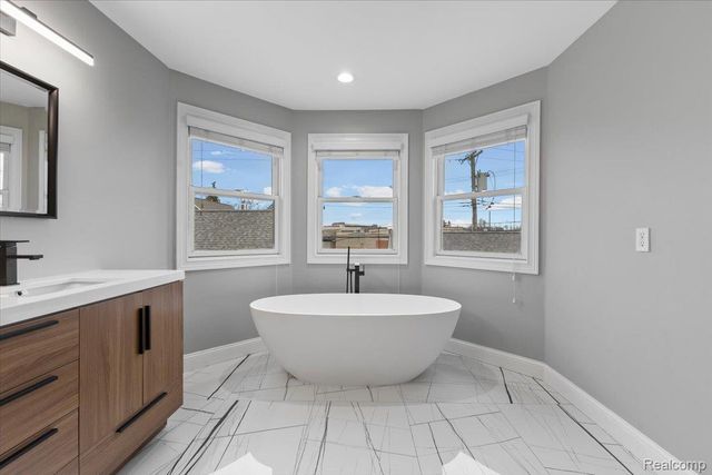 1109 Bennaville Avenue, Birmingham, MI 48009