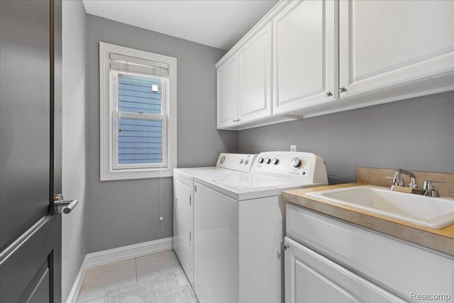 1109 Bennaville Avenue, Birmingham, MI 48009