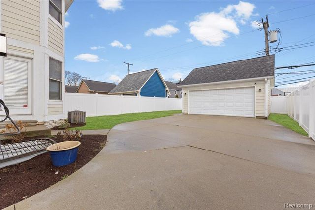 1109 Bennaville Avenue, Birmingham, MI 48009