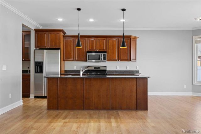 1109 Bennaville Avenue, Birmingham, MI 48009