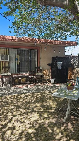 2120 Glider Street, North Las Vegas, NV 89030