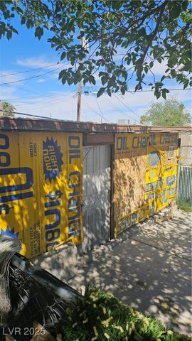 2120 Glider Street, North Las Vegas, NV 89030