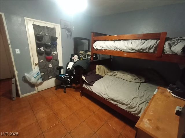 2120 Glider Street, North Las Vegas, NV 89030