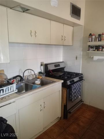 2120 Glider Street, North Las Vegas, NV 89030