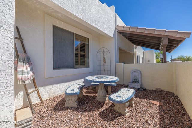 2909 S Full Moon Drive, Tucson, AZ 85713