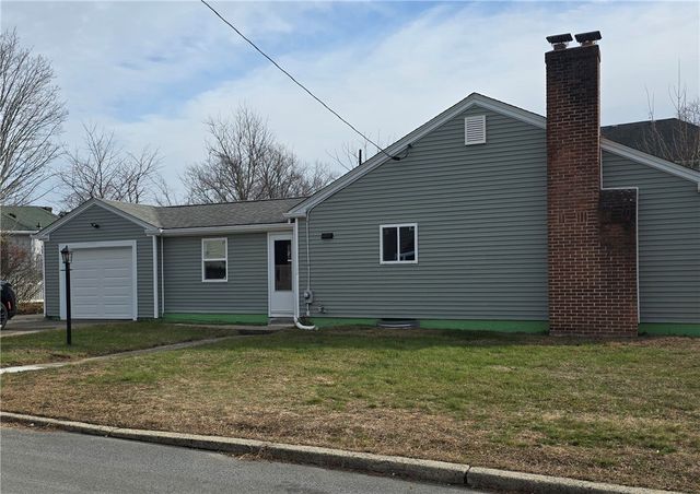 73 Tucker St Street, Lincoln, RI 02865