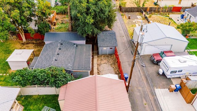 614 E Gordon Ave, Spokane, WA 99207