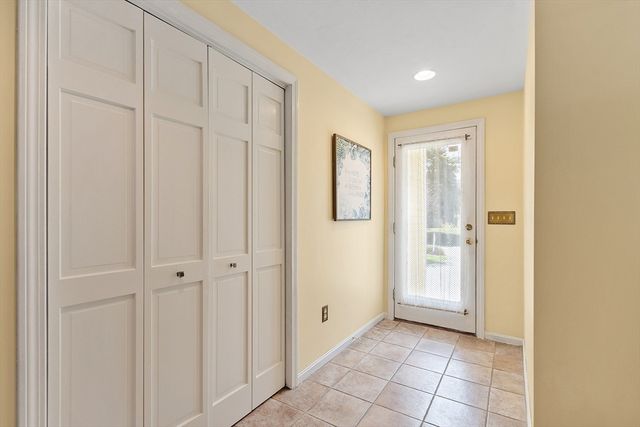 5 Ian Keats Dr, Mansfield, MA 02048