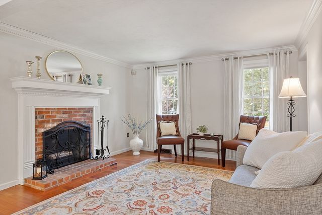 5 Ian Keats Dr, Mansfield, MA 02048
