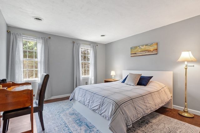 5 Ian Keats Dr, Mansfield, MA 02048