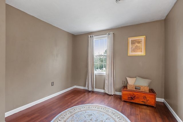 5 Ian Keats Dr, Mansfield, MA 02048