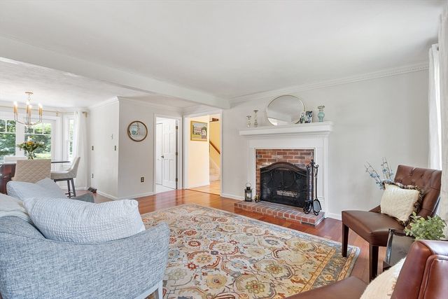 5 Ian Keats Dr, Mansfield, MA 02048
