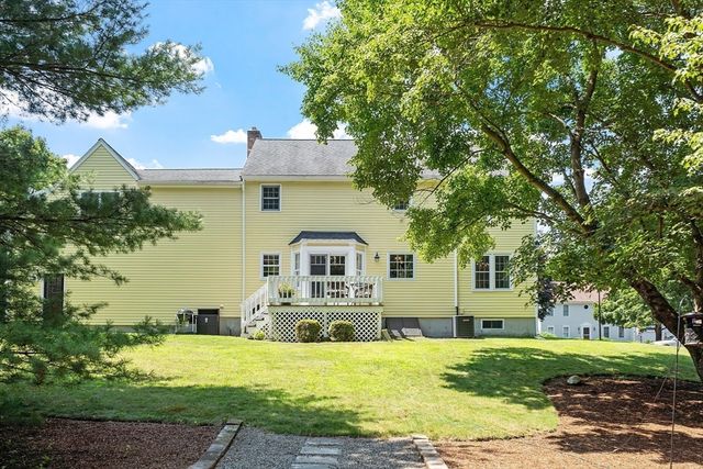 5 Ian Keats Dr, Mansfield, MA 02048