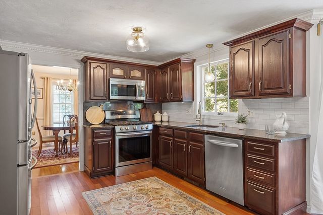 5 Ian Keats Dr, Mansfield, MA 02048