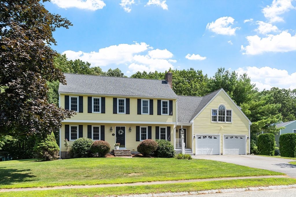 5 Ian Keats Dr, Mansfield, MA 02048