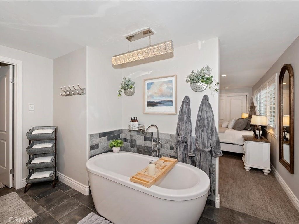 Image 10 of property listing at 27550 North Bay Road, Lake Arrowhead, CA 92352