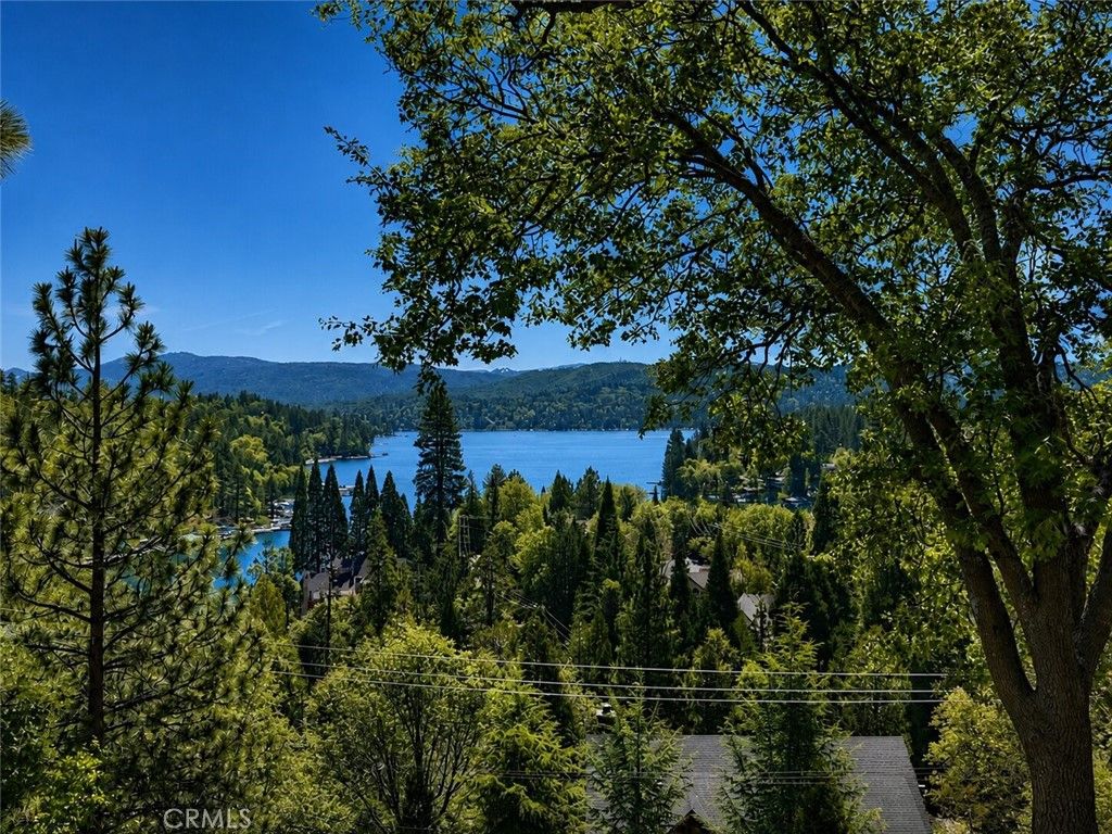 Image 7 of property listing at 27550 North Bay Road, Lake Arrowhead, CA 92352