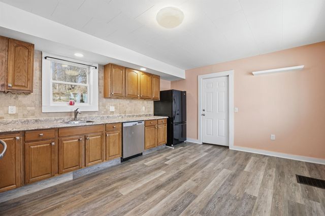 7 West Street, Tilton, NH 03276