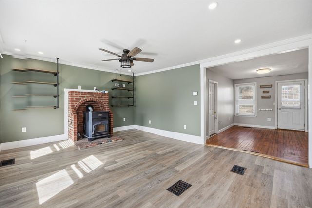 7 West Street, Tilton, NH 03276