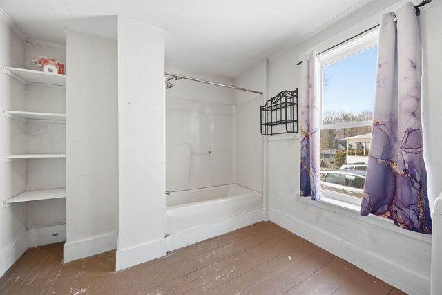 7 West Street, Tilton, NH 03276