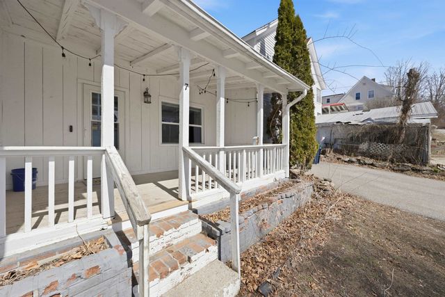 7 West Street, Tilton, NH 03276