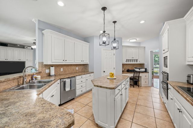 3409 Moneta Court, Arlington, TX 76001