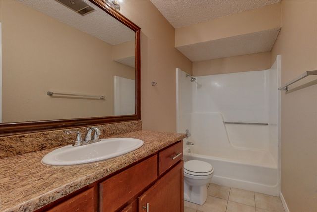 1912 N Irving Heights Drive, Irving, TX 75061