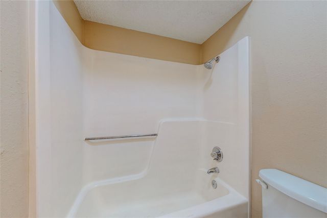 1912 N Irving Heights Drive, Irving, TX 75061