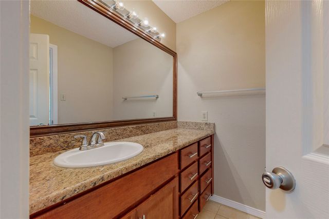 1912 N Irving Heights Drive, Irving, TX 75061