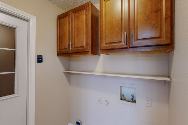 1912 N Irving Heights Drive, Irving, TX 75061