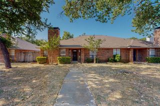 1912 N Irving Heights Drive, Irving, TX 75061
