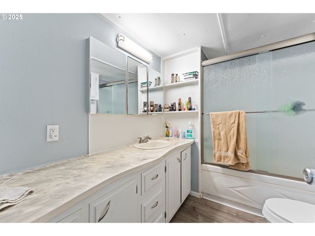 10405 Sw DENNEY Rd 93, Beaverton, OR 97008