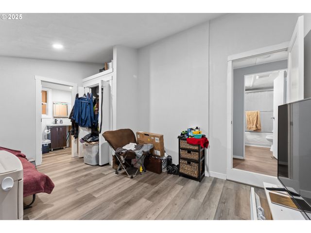 10405 Sw DENNEY Rd 93, Beaverton, OR 97008