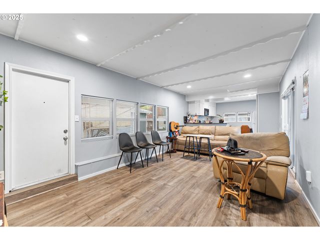 10405 Sw DENNEY Rd 93, Beaverton, OR 97008