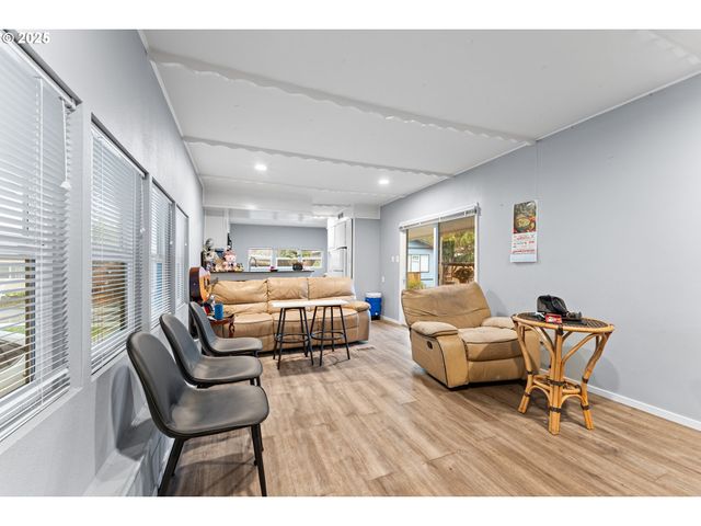 10405 Sw DENNEY Rd 93, Beaverton, OR 97008