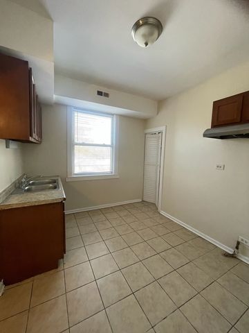 7955 S EMERALD Avenue 2, Chicago, IL 60620